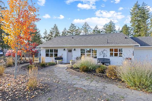 7208 Dunwaters Road, Kelowna, BC - Outdoor