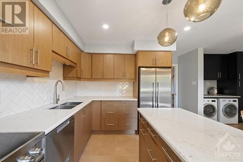 6 Barbara Ann Private, Ottawa, ON - Indoor Photo Showing Kitchen With Double Sink