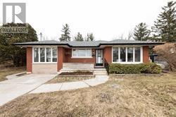 284 CEDAR CRESCENT  Cambridge, ON N1S 1X1