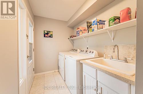 1267 Fielding Court, Oakville, ON - Indoor Photo Showing Laundry Room