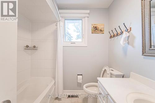 1267 Fielding Court, Oakville, ON - Indoor Photo Showing Bathroom