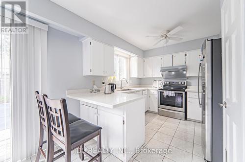 1267 Fielding Court, Oakville, ON - Indoor Photo Showing Kitchen