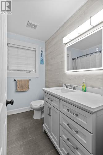 7 Barnes Lane, Conception Bay South, NL - Indoor Photo Showing Bathroom