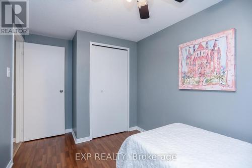 36 - 320 Westminster Avenue, London, ON - Indoor Photo Showing Bedroom