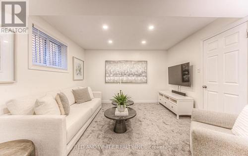 351 Thorncrest Drive, Waterloo, ON - Indoor Photo Showing Living Room