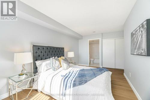 404 - 135 Hillcrest Avenue, Mississauga, ON - Indoor Photo Showing Bedroom