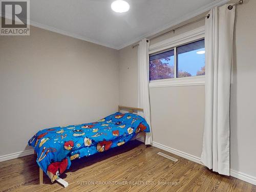 61 Fisher Crescent, Hamilton, ON - Indoor Photo Showing Bedroom