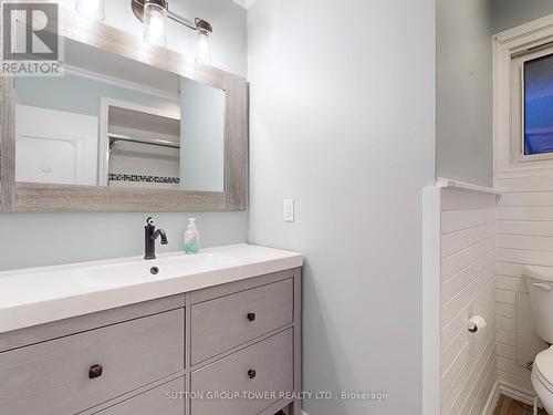 61 Fisher Crescent, Hamilton, ON - Indoor Photo Showing Bathroom