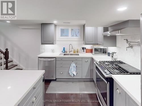 61 Fisher Crescent, Hamilton, ON - Indoor Photo Showing Kitchen