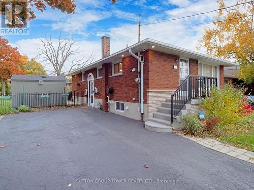 61 Fisher Crescent, Hamilton, ON - Outdoor