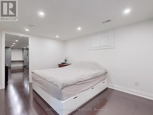 61 Fisher Crescent, Hamilton, ON - Indoor Photo Showing Bedroom