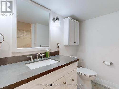 61 Fisher Crescent, Hamilton, ON - Indoor Photo Showing Bathroom