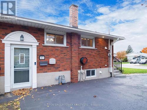 61 Fisher Crescent, Hamilton, ON - Outdoor