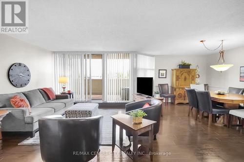 303 - 323 Colborne Street, London, ON - Indoor Photo Showing Living Room