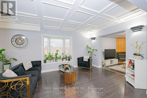 181 Sunforest Drive, Brampton, ON - Indoor Photo Showing Living Room