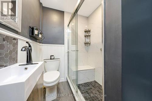 16 Case Street, Hamilton, ON - Indoor Photo Showing Bathroom