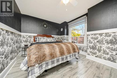 16 Case Street, Hamilton, ON - Indoor Photo Showing Bedroom