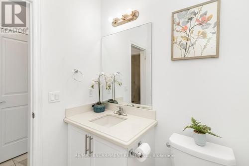 4 Dolomiti Court, Hamilton, ON - Indoor Photo Showing Bathroom