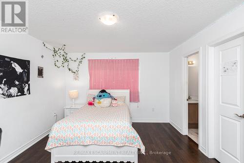 4 Dolomiti Court, Hamilton, ON - Indoor Photo Showing Bedroom