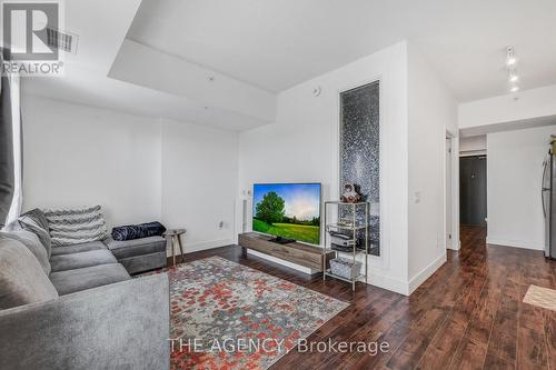 501 - 1 Wellington Street, Brantford, ON - Indoor Photo Showing Living Room