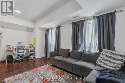 501 - 1 Wellington Street, Brantford, ON - Indoor Photo Showing Living Room