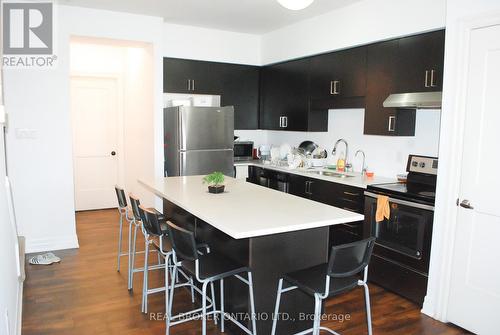 5 - 231 Max Becker Drive, Kitchener, ON - Indoor Photo Showing Kitchen