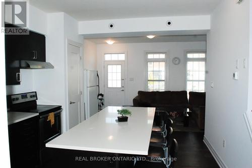 5 - 231 Max Becker Drive, Kitchener, ON - Indoor Photo Showing Dining Room