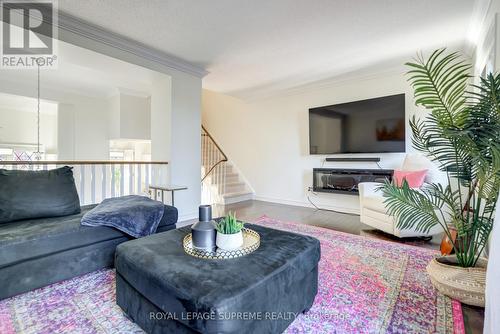 61 - 3360 Council Ring Road, Mississauga, ON - Indoor Photo Showing Living Room