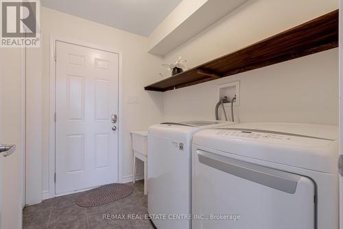 4 Metro Crescent, Brampton, ON - Indoor Photo Showing Laundry Room