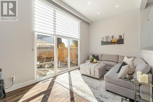 26 - 88 Rainbow Drive E, Vaughan, ON - Indoor Photo Showing Living Room