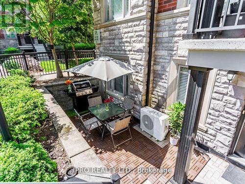 143 - 326 John Street, Markham, ON - Outdoor