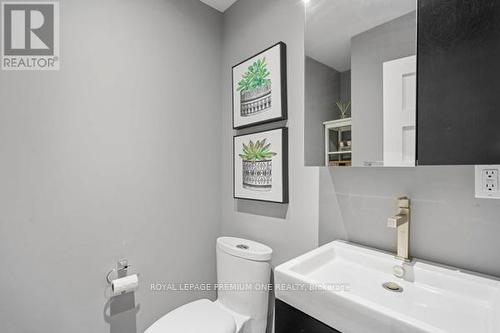 9 Faris Avenue, King, ON - Indoor Photo Showing Bathroom