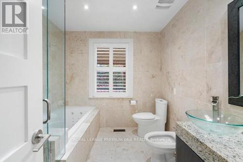 9 Faris Avenue, King, ON - Indoor Photo Showing Bathroom