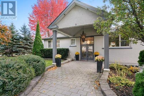 9 Faris Avenue, King, ON - Outdoor