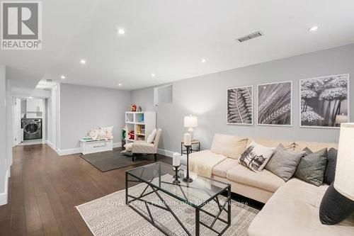 9 Faris Avenue, King, ON - Indoor Photo Showing Living Room