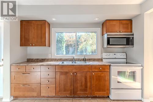 605 Big Bay Point Road, Barrie, ON - Indoor Photo Showing Kitchen With Double Sink