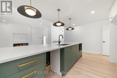 131 Michael'S Way, Quinte West, ON - Indoor Photo Showing Kitchen