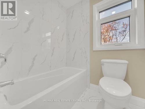 4 Elm Street, Ingersoll, ON - Indoor Photo Showing Bathroom