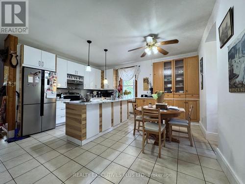 1650 6Th Con Road W, Hamilton, ON - Indoor Photo Showing Kitchen