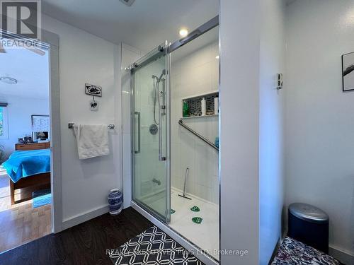 1650 6Th Con Road W, Hamilton, ON - Indoor Photo Showing Bathroom