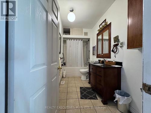 1650 6Th Con Road W, Hamilton, ON - Indoor Photo Showing Bathroom