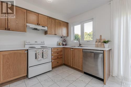 2441 Falkland Crescent, Oakville, ON - Indoor Photo Showing Kitchen With Double Sink