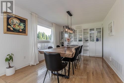 2441 Falkland Crescent, Oakville, ON - Indoor Photo Showing Dining Room