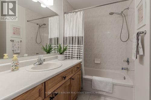 2441 Falkland Crescent, Oakville, ON - Indoor Photo Showing Bathroom