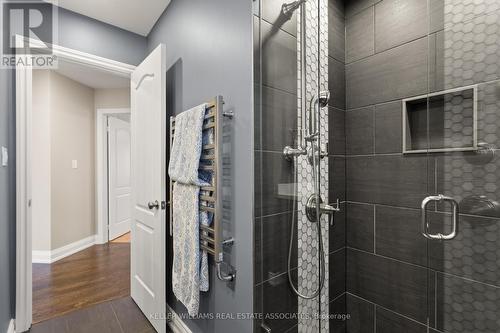 5339 Jameson Crescent, Burlington, ON - Indoor Photo Showing Bathroom