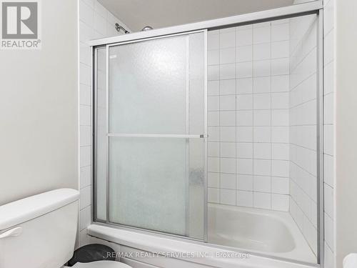 36 Farnham Drive, Brampton, ON - Indoor Photo Showing Bathroom