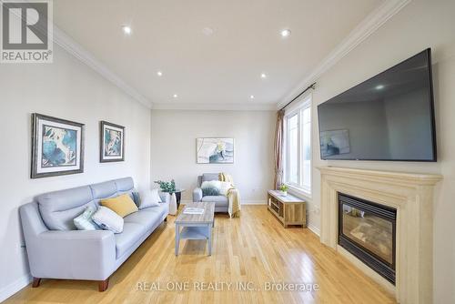 29 Seiffer Crescent, Richmond Hill, ON - Indoor Photo Showing Living Room With Fireplace