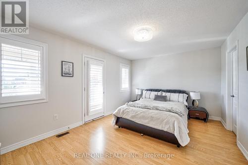 29 Seiffer Crescent, Richmond Hill, ON - Indoor Photo Showing Bedroom