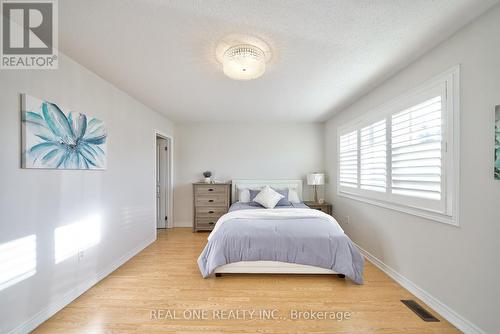 29 Seiffer Crescent, Richmond Hill, ON - Indoor Photo Showing Bedroom