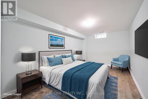 29 Seiffer Crescent, Richmond Hill, ON - Indoor Photo Showing Bedroom